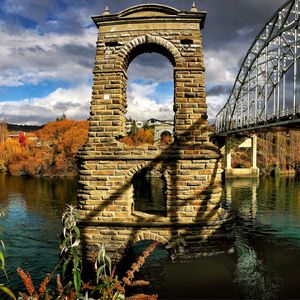 Превью обои арка, кирпичи, река