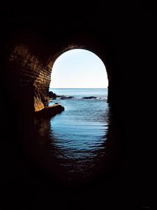 Превью обои арка, вода, темнота, море