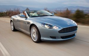 Превью обои астон мартин, 2004, голубой, вид спереди, стиль, aston martin, db9, авто, природа