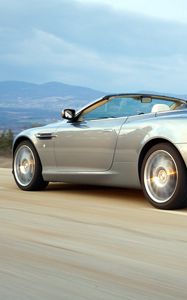 Превью обои астон мартин, 2004, серый, вид сбоку, стиль, aston martin, db9, авто, скорость, горы