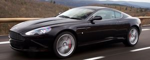 Превью обои астон мартин, 2006, черный, вид сбоку, спорт, aston martin, db9, авто, горы, природа