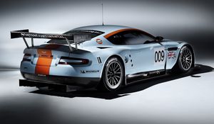 Превью обои астон мартин, 2008, белый, вид сзади, стиль, авто, aston martin, dbr9, спорт