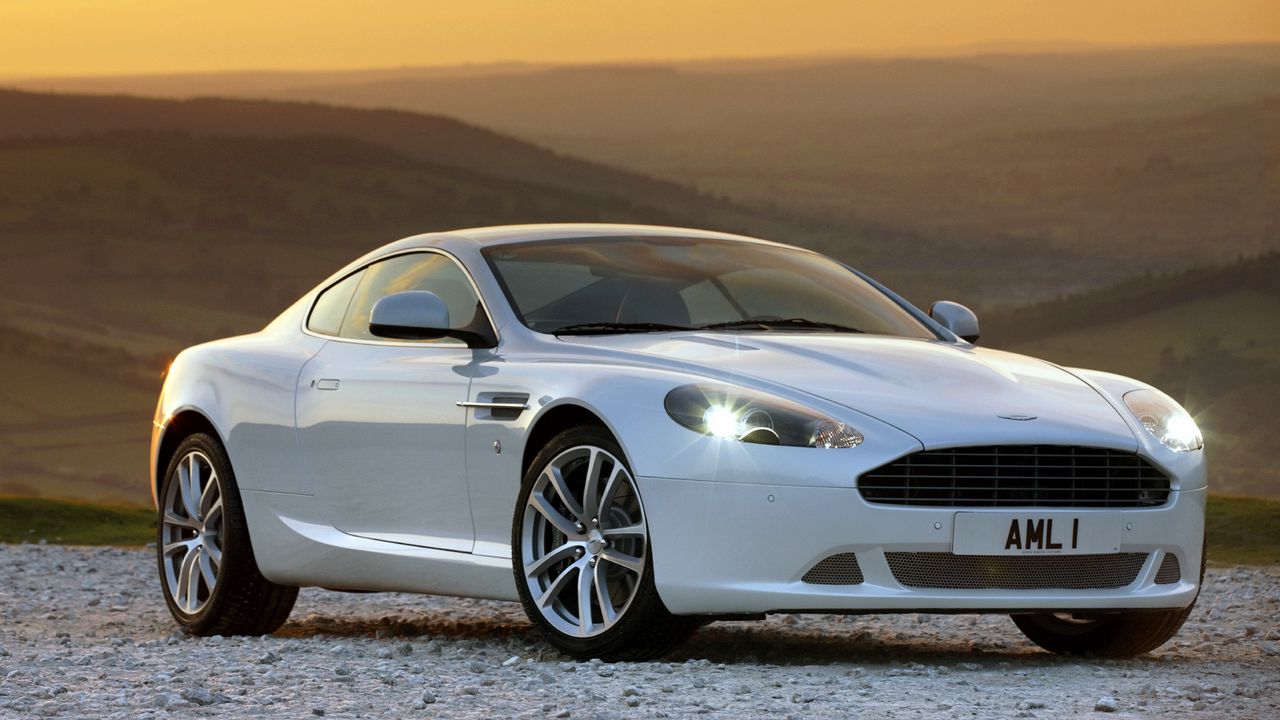 Обои астон мартин, 2010, белый, вид сбоку, стиль, спорт, aston martin, db9, авто, природа, закат