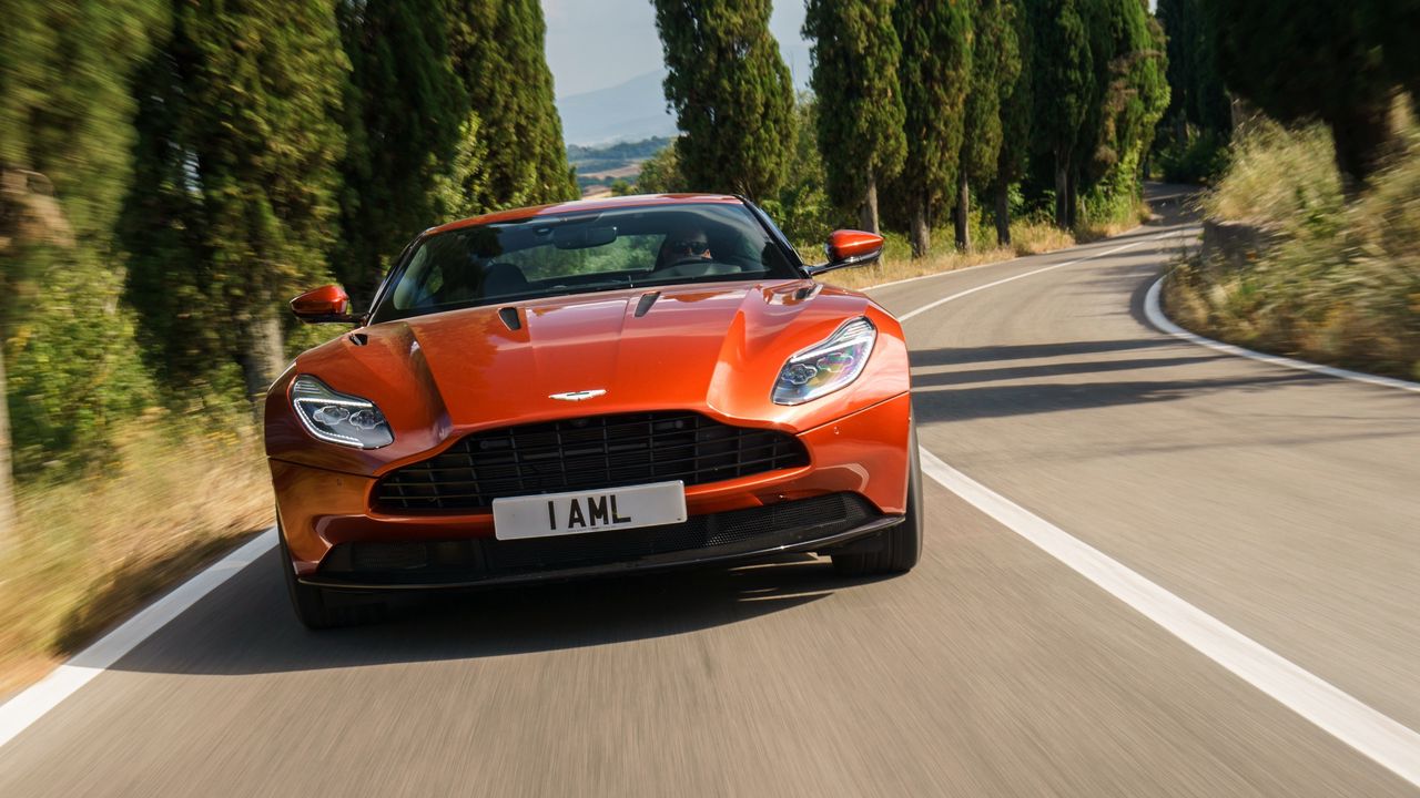 Обои aston martin, db11, вид спереди, красный