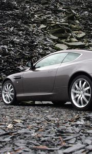 Превью обои aston martin, db9, 2004, серый, вид сбоку, стиль, авто