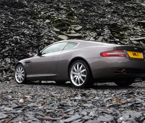 Превью обои aston martin, db9, 2004, серый, вид сбоку, стиль, авто