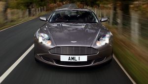 Превью обои aston martin, db9, 2004, серый, вид спереди, стиль, астон мартин, авто, скорость, природа, деревья, трава