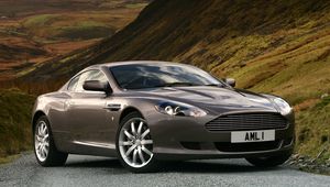 Превью обои aston martin, db9, 2004, серый металлик, вид сбоку, стиль, авто, астон мартин, природа