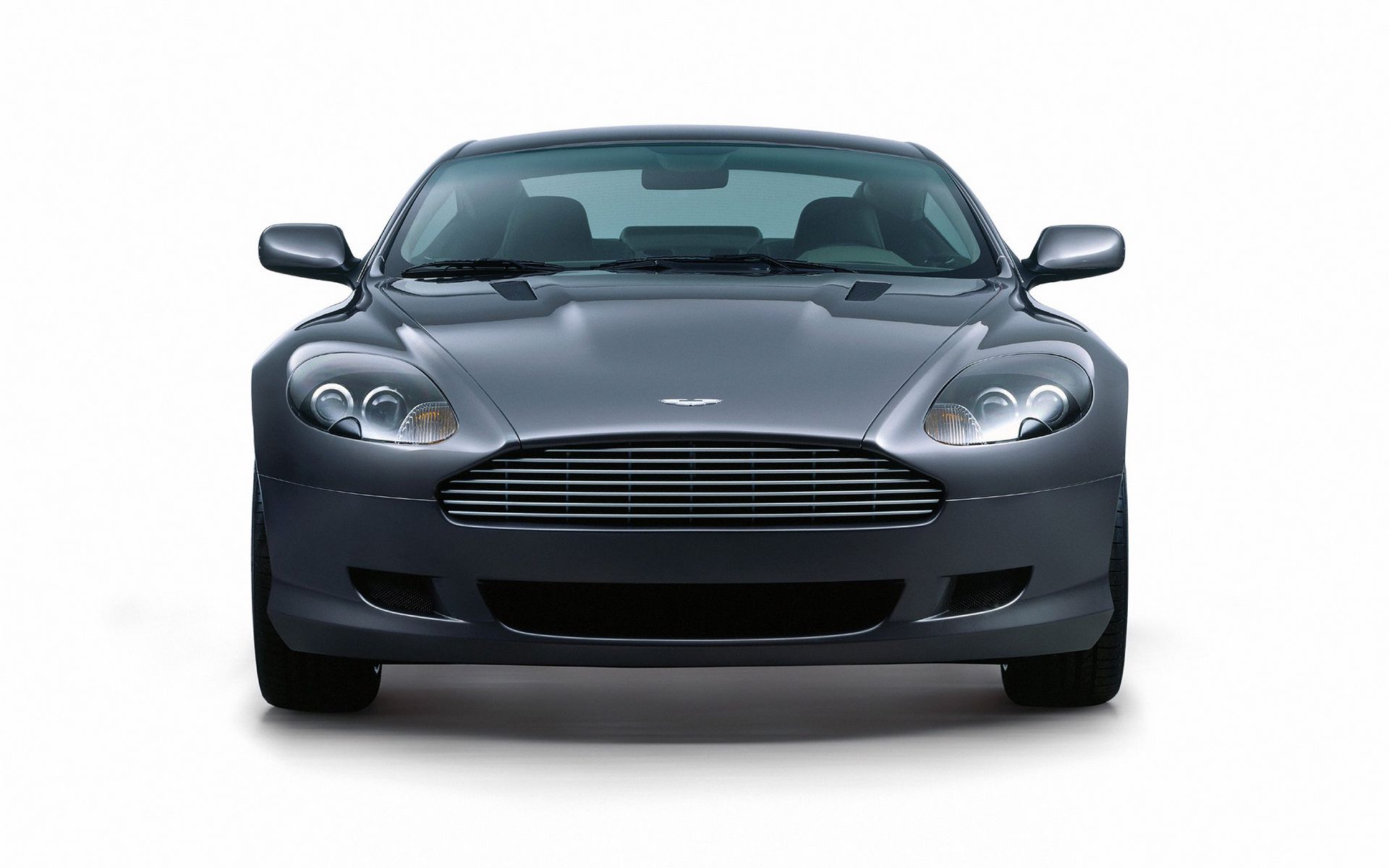 Aston Martin db9 2004