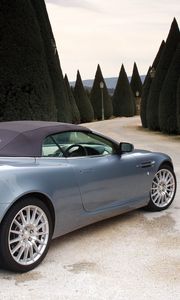 Превью обои aston martin, db9, 2004, голубой, вид сбоку, стиль, авто, природа