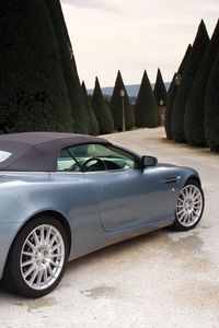 Превью обои aston martin, db9, 2004, голубой, вид сбоку, стиль, авто, природа