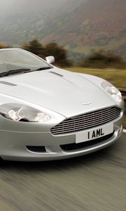 Превью обои aston martin, db9, 2004, серебряный металлик, вид спереди, стиль, астон мартин, скорость, природа