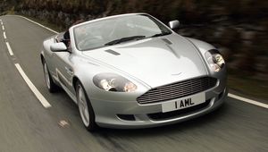 Превью обои aston martin, db9, 2004, серебряный металлик, вид спереди, авто, астон мартин, скорость