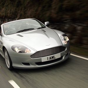 Превью обои aston martin, db9, 2004, серебряный металлик, вид спереди, авто, астон мартин, скорость