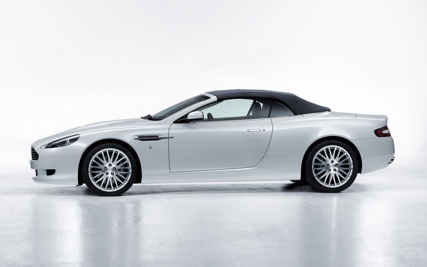 Скачать 1440x900 aston martin, db9, 2008, белый, вид сбоку, стиль, авто  обои, картинки 16:10