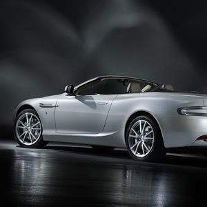 Превью обои aston martin, db9, 2010, белый, вид сбоку, стиль, астон мартин, авто, отражение