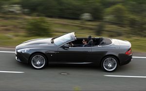 Превью обои aston martin, db9, 2010, черный, вид сбоку, авто, асфальт, скорость