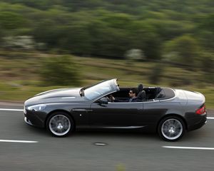 Превью обои aston martin, db9, 2010, черный, вид сбоку, авто, асфальт, скорость