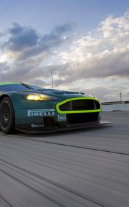 Превью обои aston martin, dbr9, 2005, зеленый, вид спереди, стиль, спорт, астон мартин, авто, гоночный болид, скорость, облака, асфальт