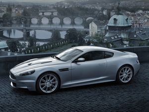 Превью обои aston martin, dbs, 2008, серый металлик, вид сбоку, астон мартин, город, мост, природа