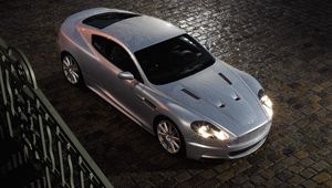 Превью обои aston martin, dbs, 2008, серебряный металлик, вид сверху, стиль, астон мартин, авто, дождь