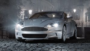 Превью обои aston martin, dbs, 2008, серый, вид спереди, стиль, астон мартин, авто, улица