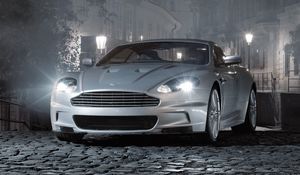 Превью обои aston martin, dbs, 2008, серый, вид спереди, стиль, астон мартин, авто, улица