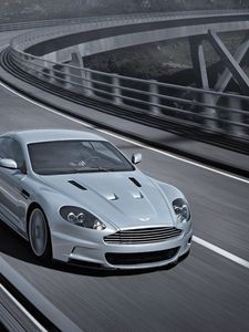 Превью обои aston martin, dbs, 2008, серый, вид спереди, авто, астон мартин, мост