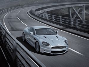 Превью обои aston martin, dbs, 2008, серый, вид спереди, авто, астон мартин, мост