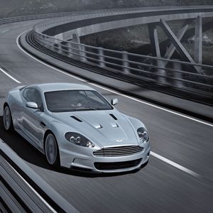 Превью обои aston martin, dbs, 2008, серый, вид спереди, авто, астон мартин, мост