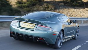 Превью обои aston martin, dbs, 2008, зеленый, вид сзади, авто, астон мартин, скорость