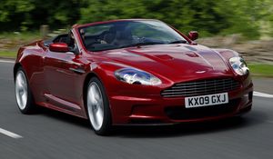 Превью обои aston martin, dbs, 2009, красный, вид спереди, авто, скорость, астон мартин, асфальт