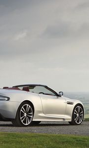 Превью обои aston martin, dbs, 2009, серебряный металлик, вид сбоку, астон мартин, природа, авто