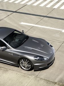 Превью обои aston martin, dbs, 2009, серый, вид сверху, стиль, астон мартин, асфальт