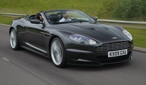 Превью обои aston martin, dbs, 2009, черный, вид спереди, авто, астон мартин, скорость