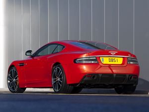 Превью обои aston martin, dbs, 2011, красный, вид сзади, астон мартин, авто