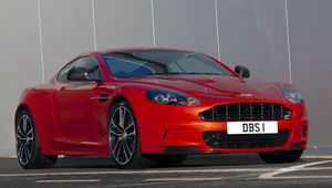 Превью обои aston martin, dbs, 2011, красный, вид спереди, спорт, астон мартин