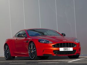 Превью обои aston martin, dbs, 2011, красный, вид спереди, спорт, астон мартин