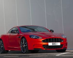 Превью обои aston martin, dbs, 2011, красный, вид спереди, спорт, астон мартин