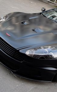 Превью обои aston martin, dbs, 2011, черный, вид спереди, стиль, астон мартин, отражение