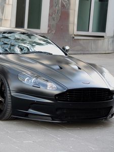 Превью обои aston martin, dbs, 2011, черный, вид спереди, авто, астон мартин, здание