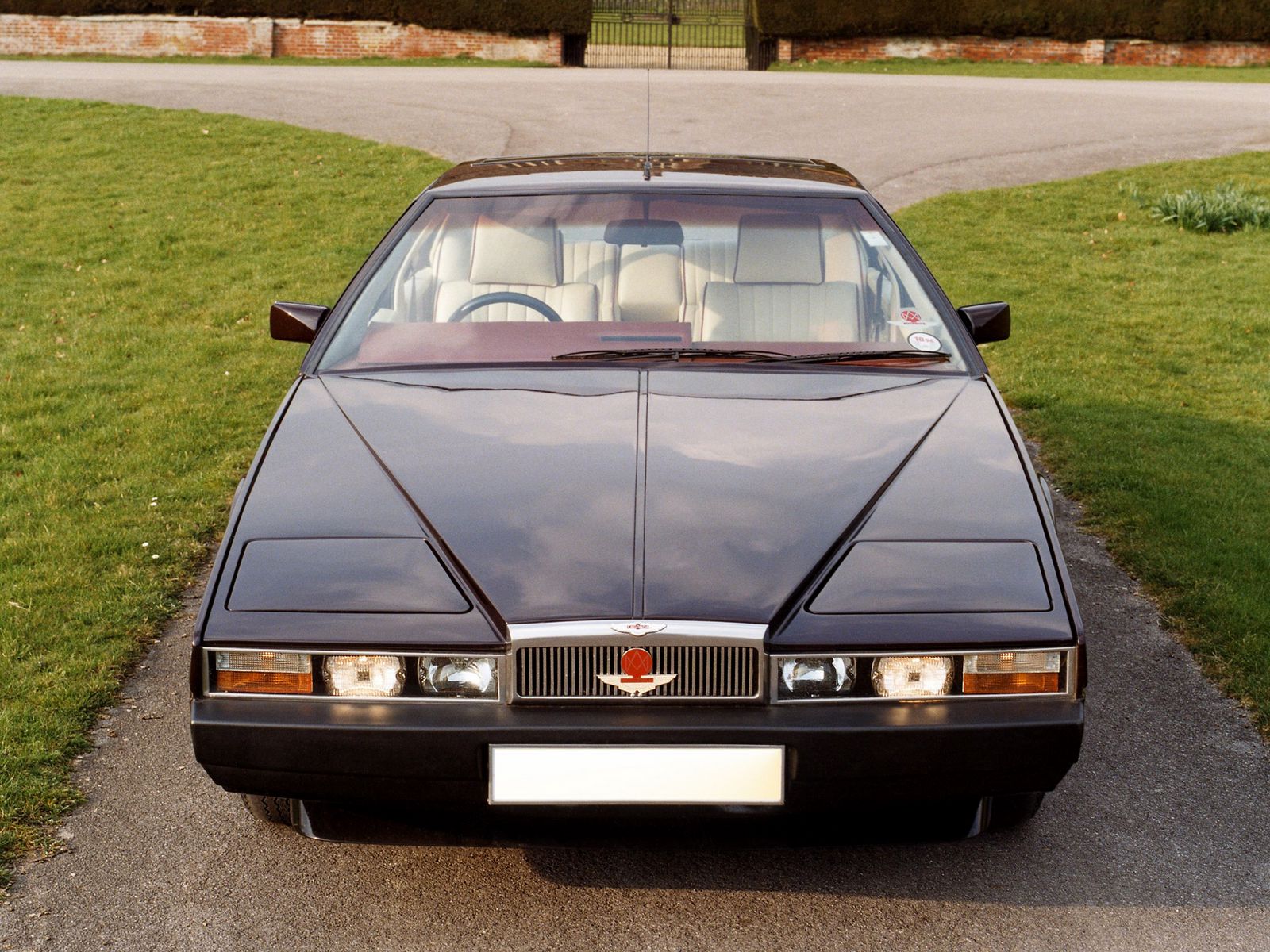 Aston Martin Lagonda 1976