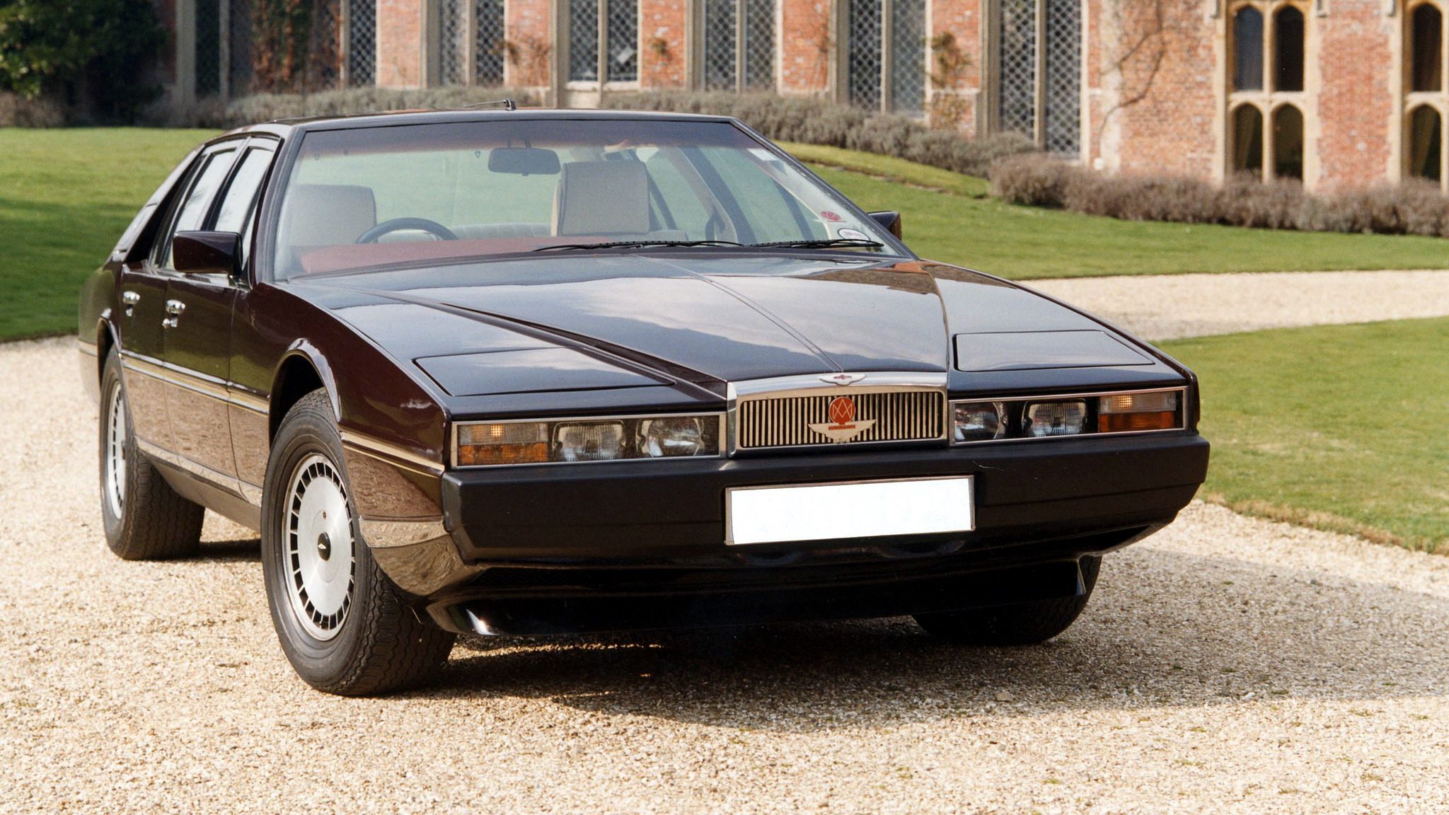 Aston martin lagonda