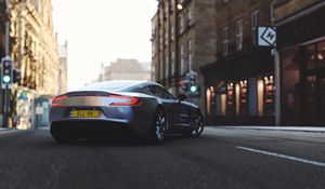 Превью обои aston martin one 77, aston martin, спорткар, вид сбоку