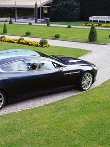 Превью обои aston martin, rapide, 2006, черный, вид сбоку, концепт кар, астон мартин, трава