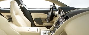 Превью обои aston martin, rapide, 2009, белый, салон, интерьер, руль