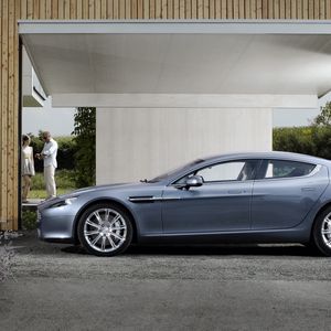 Превью обои aston martin, rapide, 2009, синий, вид сбоку, стиль, астон мартин, асфальт