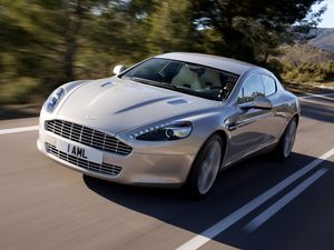 Превью обои aston martin, rapide, 2009, серебряный, вид спереди, астон мартин, асфальт