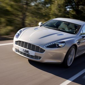 Превью обои aston martin, rapide, 2009, серебряный, вид спереди, астон мартин, асфальт