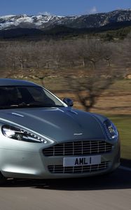 Превью обои aston martin, rapide, 2009, серебрянный, вид спереди, авто, астон мартин, горы